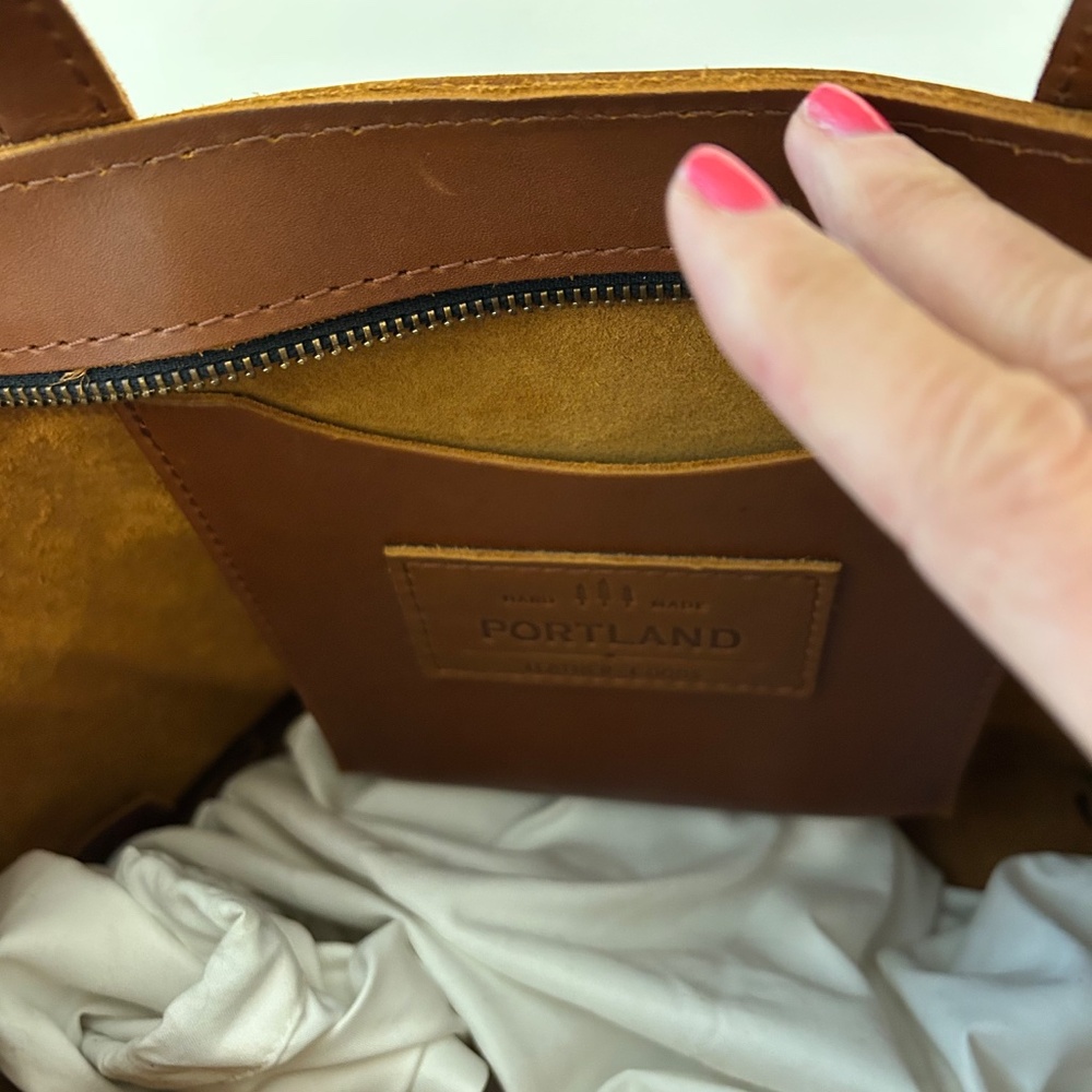 Portland Leather Goods Med Crossbody - Picture 3 of 5